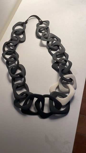 Collier Chaîne Graphique Noir & Blanc