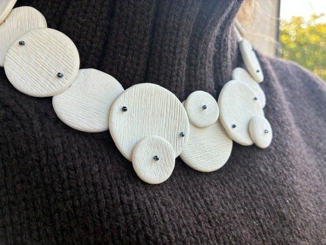 COLLIER